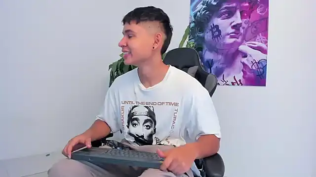 Snapshot of Bray_Kevin chatting on 01-10-25, 07:00 Bray Kevin online show from 01-10-25, 07:00