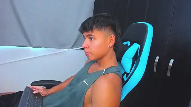 Snapshot of Bray_Kevin chatting on 11-19-25, 09:26 Bray Kevin online show from 11-19-25, 09:26