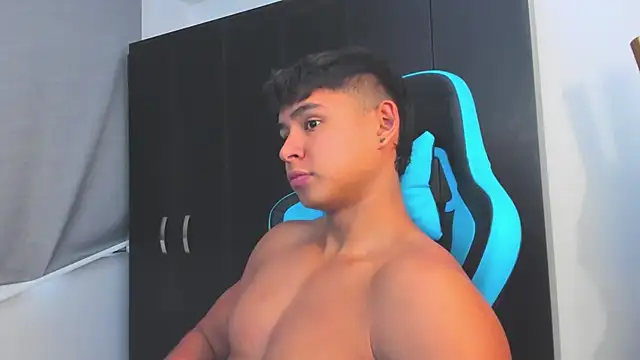 Snapshot of Bray_Kevin chatting on 12-22-25, 09:01 Bray Kevin online show from 12-22-25, 09:01