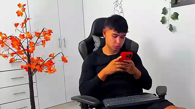 Snapshot of Bray_Kevin chatting on 01-07-26, 11:29 Bray Kevin online show from 01-07-26, 11:29