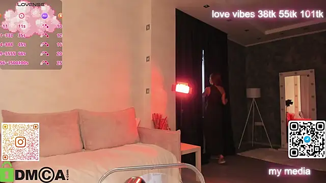 Snapshot of Tracy-Taylor chatting on 11-08-25, 09:09 Tracy-Taylor online show from 11-08-25, 09:09