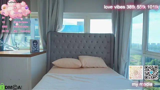 Snapshot of Tracy-Taylor chatting on 02-25-26, 07:12 Tracy-Taylor online show from 02-25-26, 07:12