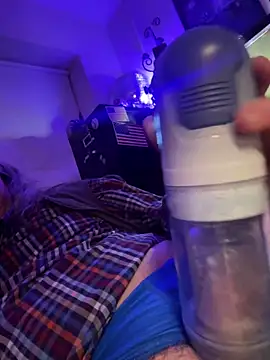 Snapshot of Helmut1971 chatting on 12-19-24, 12:34 Helmut1971 online show from 12-19-24, 12:34