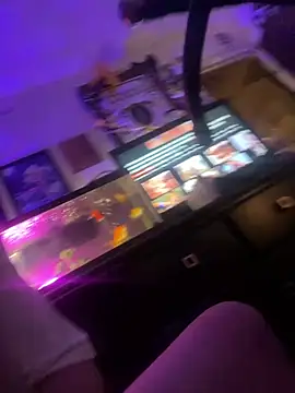 Snapshot of Helmut1971 chatting on 02-24-25, 07:11 Helmut1971 online show from 02-24-25, 07:11