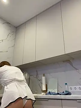 Snapshot of LauraDavis chatting on 03-03-26, 12:33 LauraDavis online show from 03-03-26, 12:33