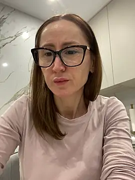 Snapshot of LauraDavis chatting on 03-05-26, 01:29 LauraDavis online show from 03-05-26, 01:29