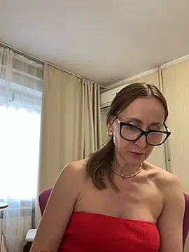 LauraDavis online show from 06-05-26, 04:35