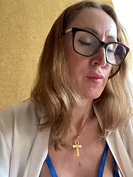 LauraDavis online show from 06-21-26, 02:41