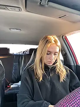 Snapshot of StasyWood chatting on 12-10-24, 04:02 StasyWood online show from 12-10-24, 04:02