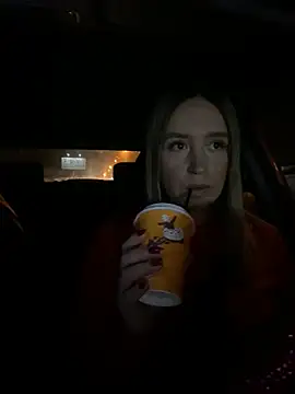 Snapshot of StasyWood chatting on 12-20-24, 01:14 StasyWood online show from 12-20-24, 01:14