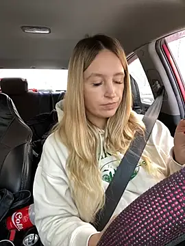 Snapshot of StasyWood chatting on 12-25-24, 07:14 StasyWood online show from 12-25-24, 07:14