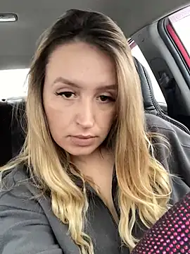 Snapshot of StasyWood chatting on 01-04-25, 04:12 StasyWood online show from 01-04-25, 04:12