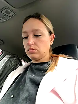 Snapshot of StasyWood chatting on 09-21-25, 01:29 StasyWood online show from 09-21-25, 01:29