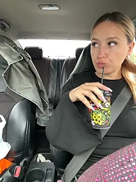 Snapshot of StasyWood chatting on 09-22-25, 01:29 StasyWood online show from 09-22-25, 01:29