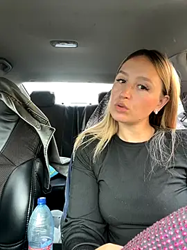 Snapshot of StasyWood chatting on 09-23-25, 01:30 StasyWood online show from 09-23-25, 01:30