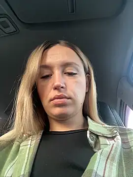 Snapshot of StasyWood chatting on 10-12-25, 01:04 StasyWood online show from 10-12-25, 01:04