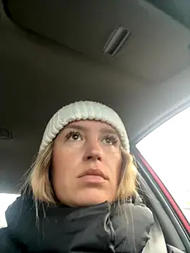 Snapshot of StasyWood chatting on 10-26-25, 01:44 StasyWood online show from 10-26-25, 01:44