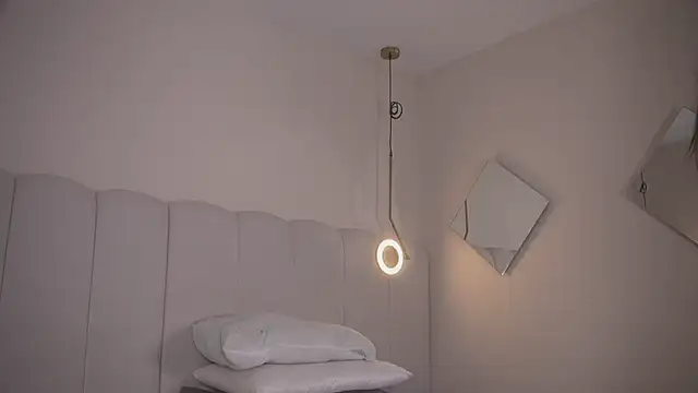 Abby-me online show from 10-27-25, 01:15