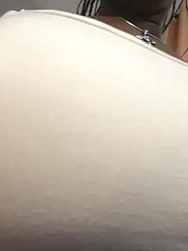 Snapshot of t-Booty_risky_ chatting on 10-23-25, 01:54 t-Booty risky  online show from 10-23-25, 01:54