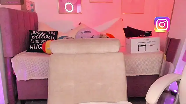 Snapshot of Hinataw33d01 chatting on 11-06-25, 04:02 Hinataw33d01 online show from 11-06-25, 04:02