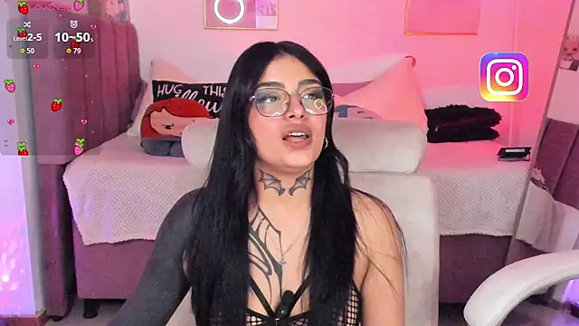 Snapshot of Hinataw33d01 chatting on 11-12-25, 01:28 Hinataw33d01 online show from 11-12-25, 01:28