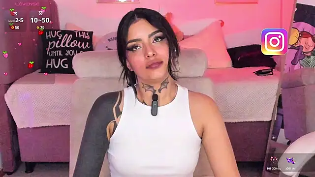 Snapshot of Hinataw33d01 chatting on 11-26-25, 01:39 Hinataw33d01 online show from 11-26-25, 01:39