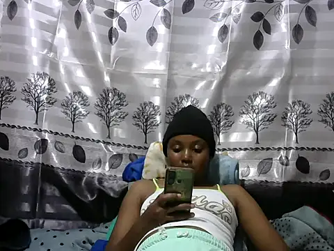 Snapshot of Sweet_kelsiey chatting on 01-28-25, 01:16 Sweet kelsiey online show from 01-28-25, 01:16