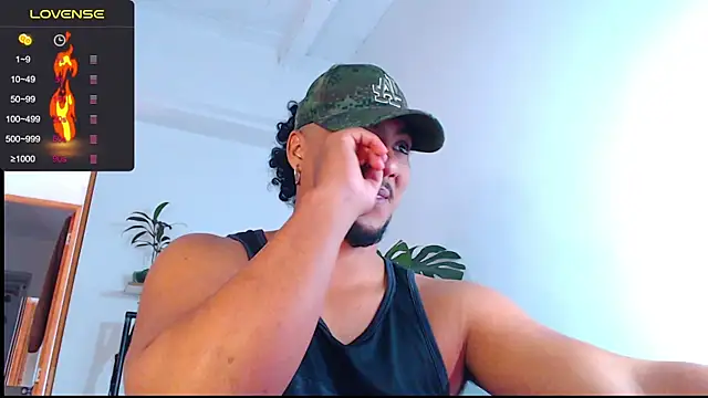 Snapshot of yosoy_enzo2020 chatting on 01-17-25, 12:21 yosoy enzo2020 online show from 01-17-25, 12:21