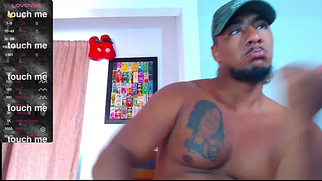 Snapshot of yosoy_enzo2020 chatting on 03-19-25, 12:34 yosoy enzo2020 online show from 03-19-25, 12:34