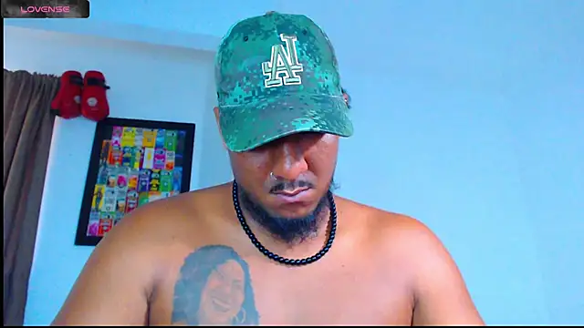 Snapshot of yosoy_enzo2020 chatting on 03-19-25, 04:02 yosoy enzo2020 online show from 03-19-25, 04:02