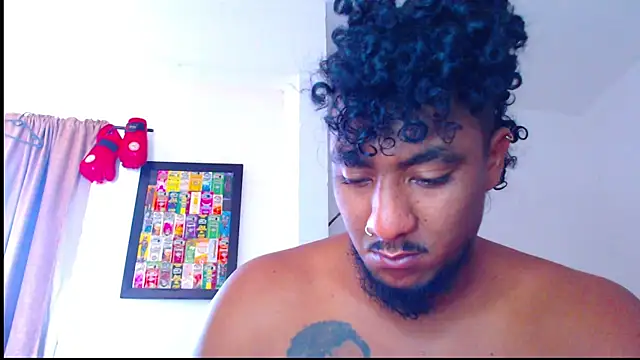 Snapshot of yosoy_enzo2020 chatting on 03-22-25, 01:52 yosoy enzo2020 online show from 03-22-25, 01:52