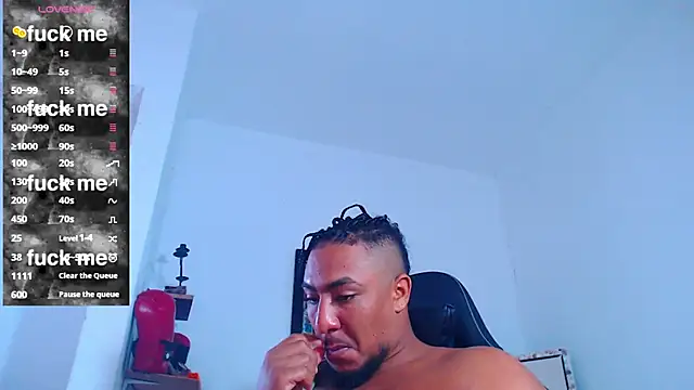 Snapshot of yosoy_enzo2020 chatting on 09-20-25, 11:44 yosoy enzo2020 online show from 09-20-25, 11:44