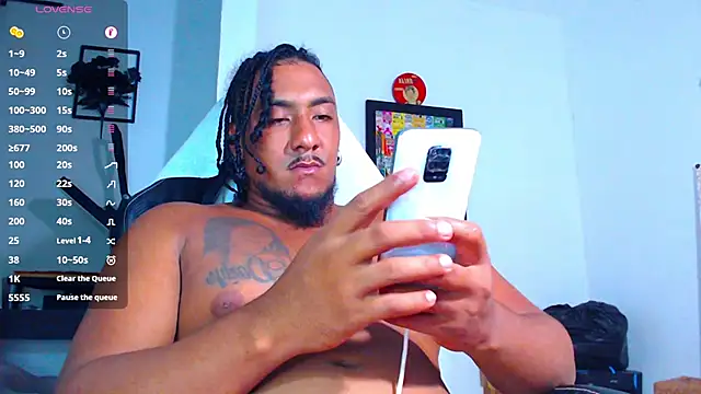 Snapshot of yosoy_enzo2020 chatting on 11-14-25, 03:49 yosoy enzo2020 online show from 11-14-25, 03:49