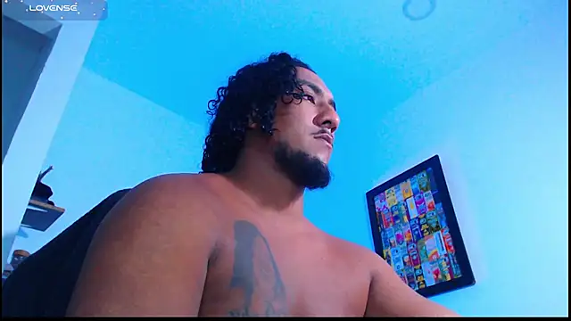 Snapshot of yosoy_enzo2020 chatting on 12-15-25, 11:42 yosoy enzo2020 online show from 12-15-25, 11:42