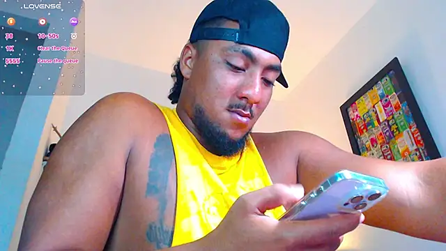 Snapshot of yosoy_enzo2020 chatting on 01-18-26, 04:05 yosoy enzo2020 online show from 01-18-26, 04:05