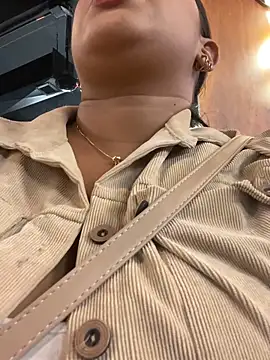 Snapshot of PUSHYLATE chatting on 02-22-25, 11:13 PUSHYLATE online show from 02-22-25, 11:13