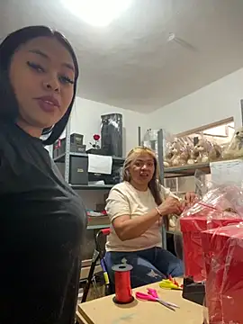 Snapshot of PUSHYLATE chatting on 09-15-25, 05:24 PUSHYLATE online show from 09-15-25, 05:24