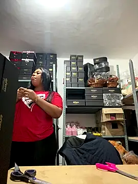 Snapshot of PUSHYLATE chatting on 09-18-25, 01:24 PUSHYLATE online show from 09-18-25, 01:24