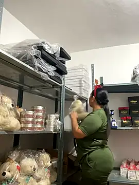 Snapshot of PUSHYLATE chatting on 12-02-25, 04:13 PUSHYLATE online show from 12-02-25, 04:13