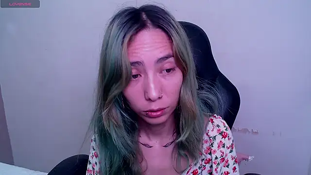 Erika Stevens online show from 11-17-25, 04:35