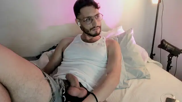 Snapshot of axel_giracr chatting on 01-19-25, 03:18 axel giracr online show from 01-19-25, 03:18