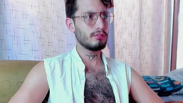 Snapshot of axel_giracr chatting on 03-19-25, 08:43 axel giracr online show from 03-19-25, 08:43