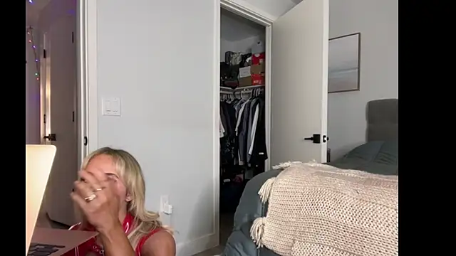 ElenaErickson online show from 07-14-26, 02:05