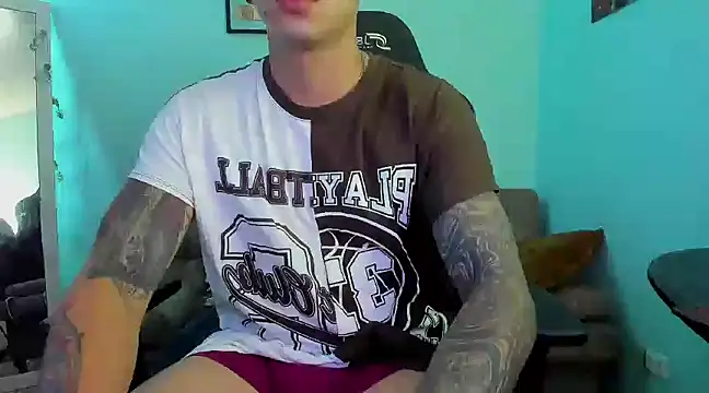 Snapshot of E_Moon chatting on 01-01-25, 10:24 E Moon online show from 01-01-25, 10:24