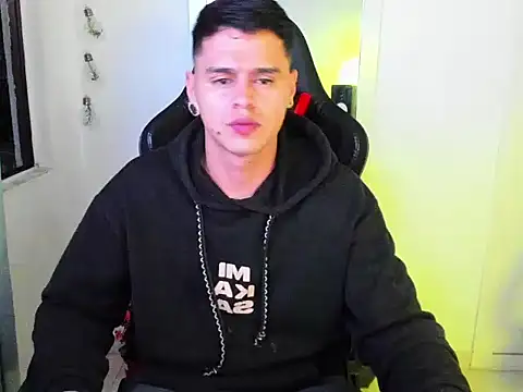 Snapshot of E_Moon chatting on 09-28-25, 05:46 E Moon online show from 09-28-25, 05:46