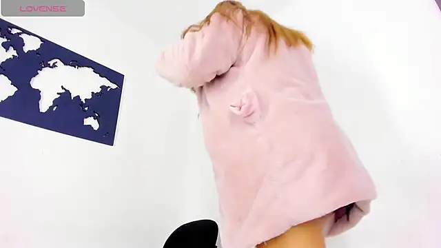 Snapshot of CurvyViolet chatting on 12-10-24, 11:54 CurvyViolet online show from 12-10-24, 11:54