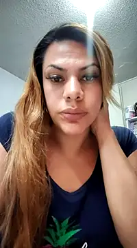 Snapshot of CurvyViolet chatting on 01-22-25, 11:32 CurvyViolet online show from 01-22-25, 11:32