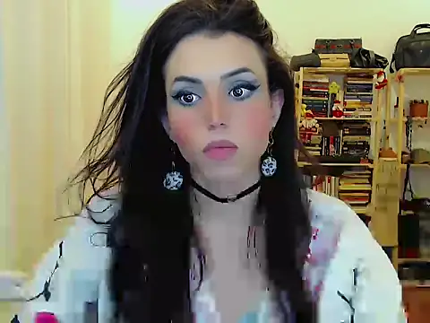 Sophie Fantasys online show from 11-23-25, 05:46