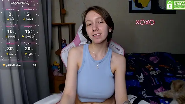 Snapshot of LeahGottty chatting on 12-03-24, 05:23 LeahGottty online show from 12-03-24, 05:23