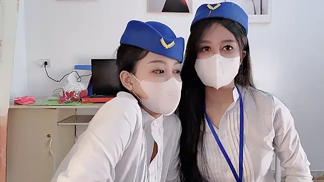 Snapshot of Mono-Stewardesss chatting on 01-15-26, 04:00 Mono-Stewardesss online show from 01-15-26, 04:00